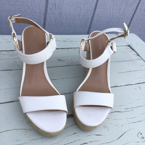 Merona Women Wedge White and Tan Summer Sandals Size 9.5 - Picture 1 of 8